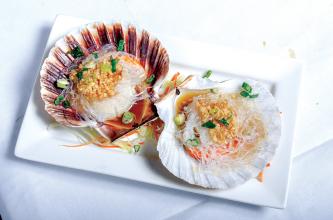 蒜蓉粉絲蒸鲜贝 Steamed Scallops with Garlic & Cellophane Noodle (in Shell)